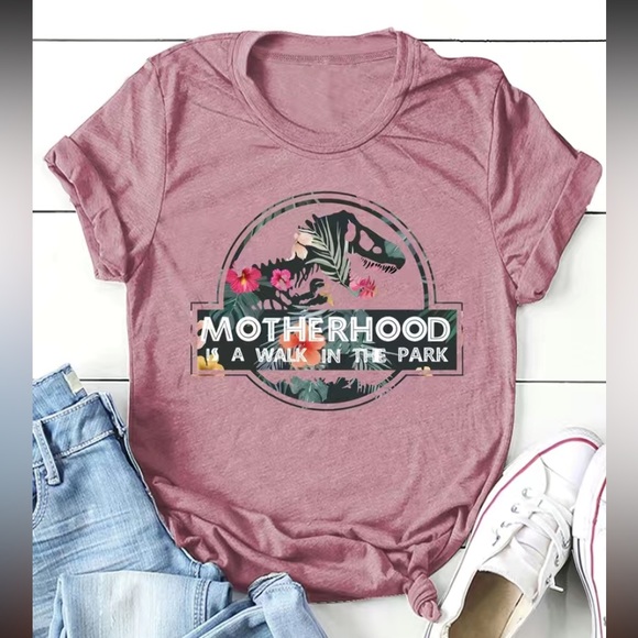 NWT Motherhood A Walk In The Park “Jurassic Park” - Picture 1 of 5